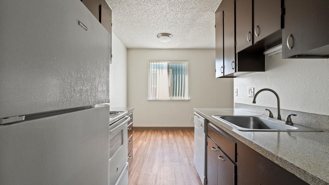 Kamiakin Apartments in Kennewick WA - Photo 4 of 50