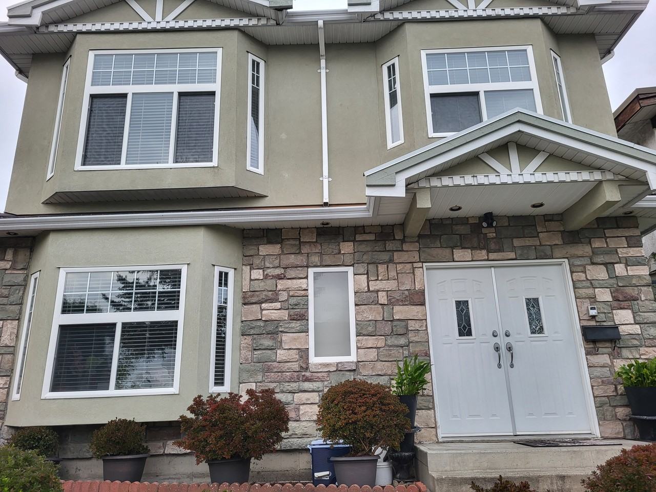 545 East 48th Avenue - Photo 3 of 9