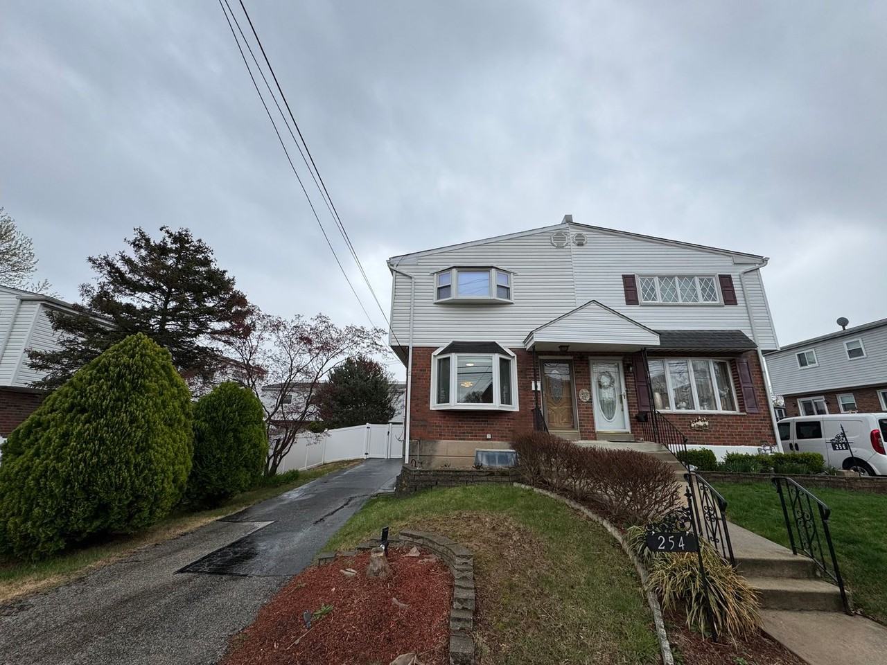 254 Berkley Ave - Photo 2 of 37