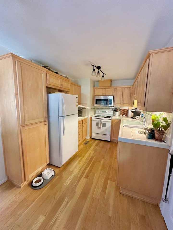 1120 Chestnut St - Photo 6 of 29