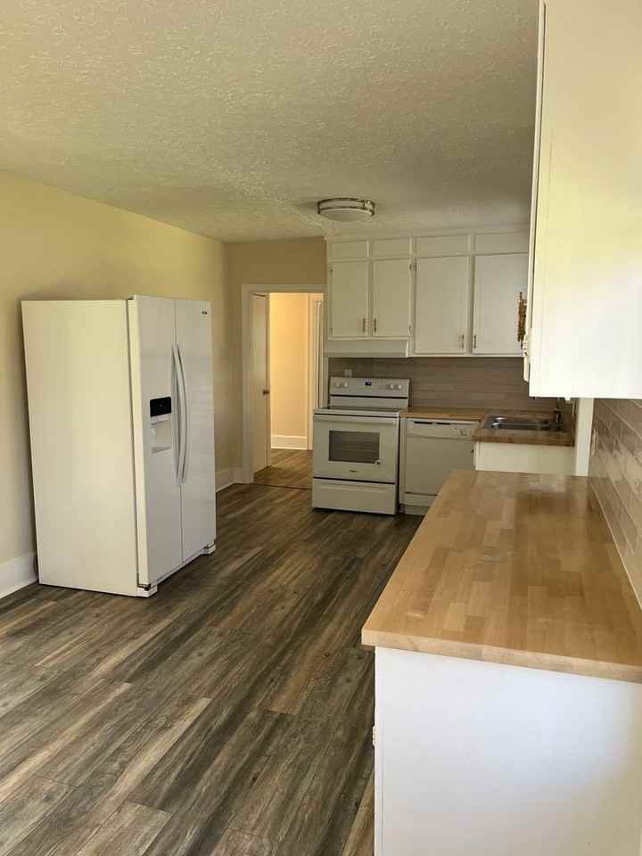 921 Cahal Ave - Photo 2 of 20