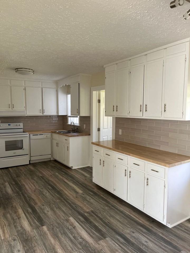 921 Cahal Ave - Photo 3 of 20