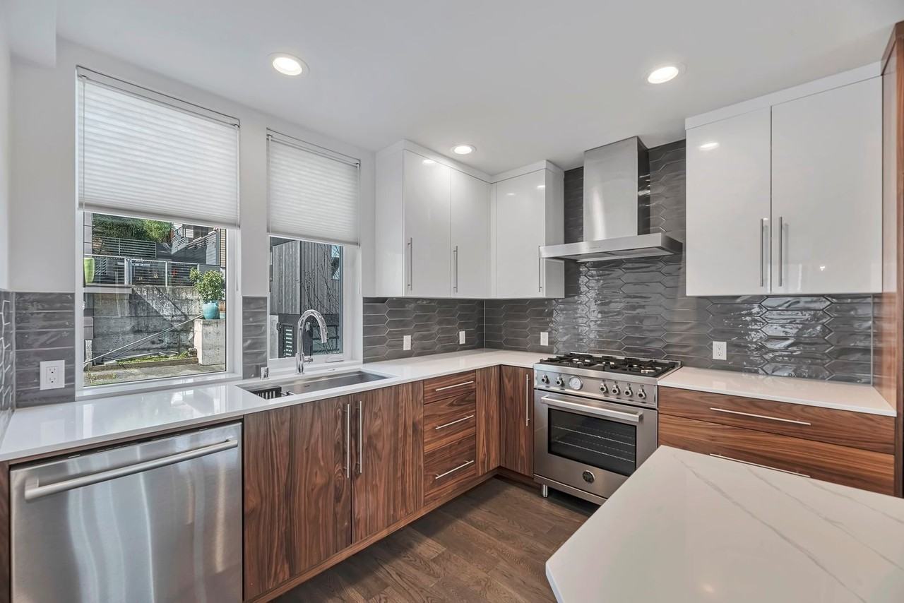 113 27th Ave E - Photo 5 of 24