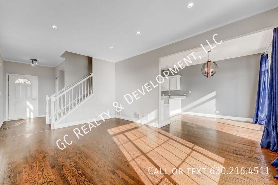 1103 Coventry Cir - Photo 3 of 21