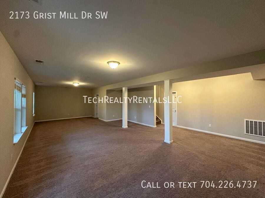 2173 Grist Mill Dr Sw - Photo 2 of 12