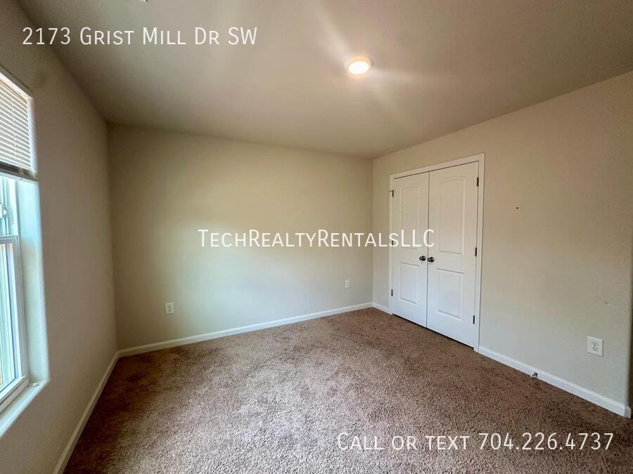 2173 Grist Mill Dr Sw - Photo 3 of 12