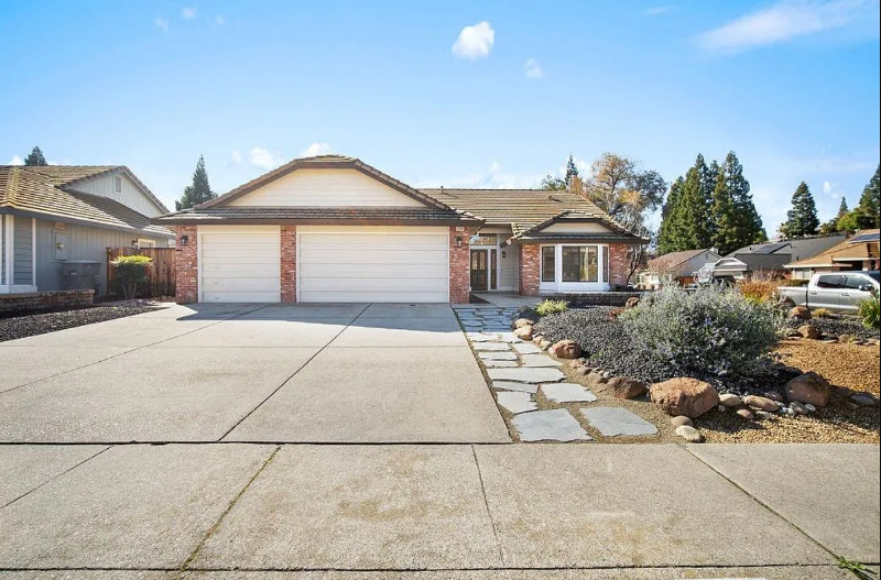 2300 Heath Ct - Photo 2 of 9