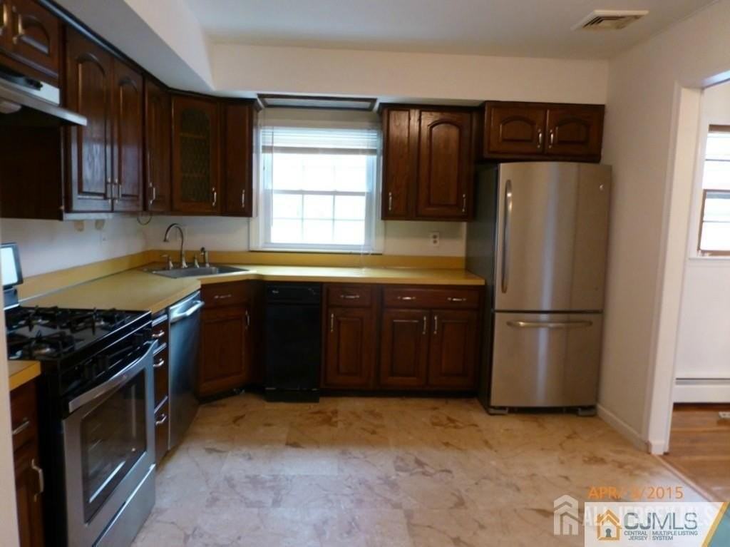 2 Ventnor Dr - Photo 3 of 11