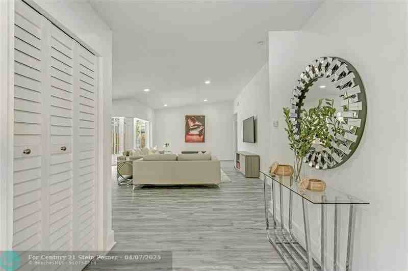 16643 Redwood Way - Photo 2 of 47