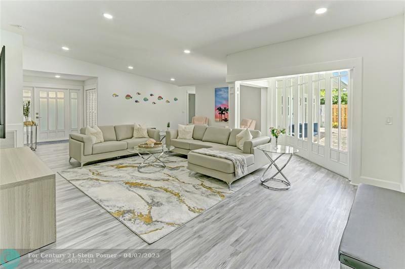 16643 Redwood Way - Photo 4 of 47