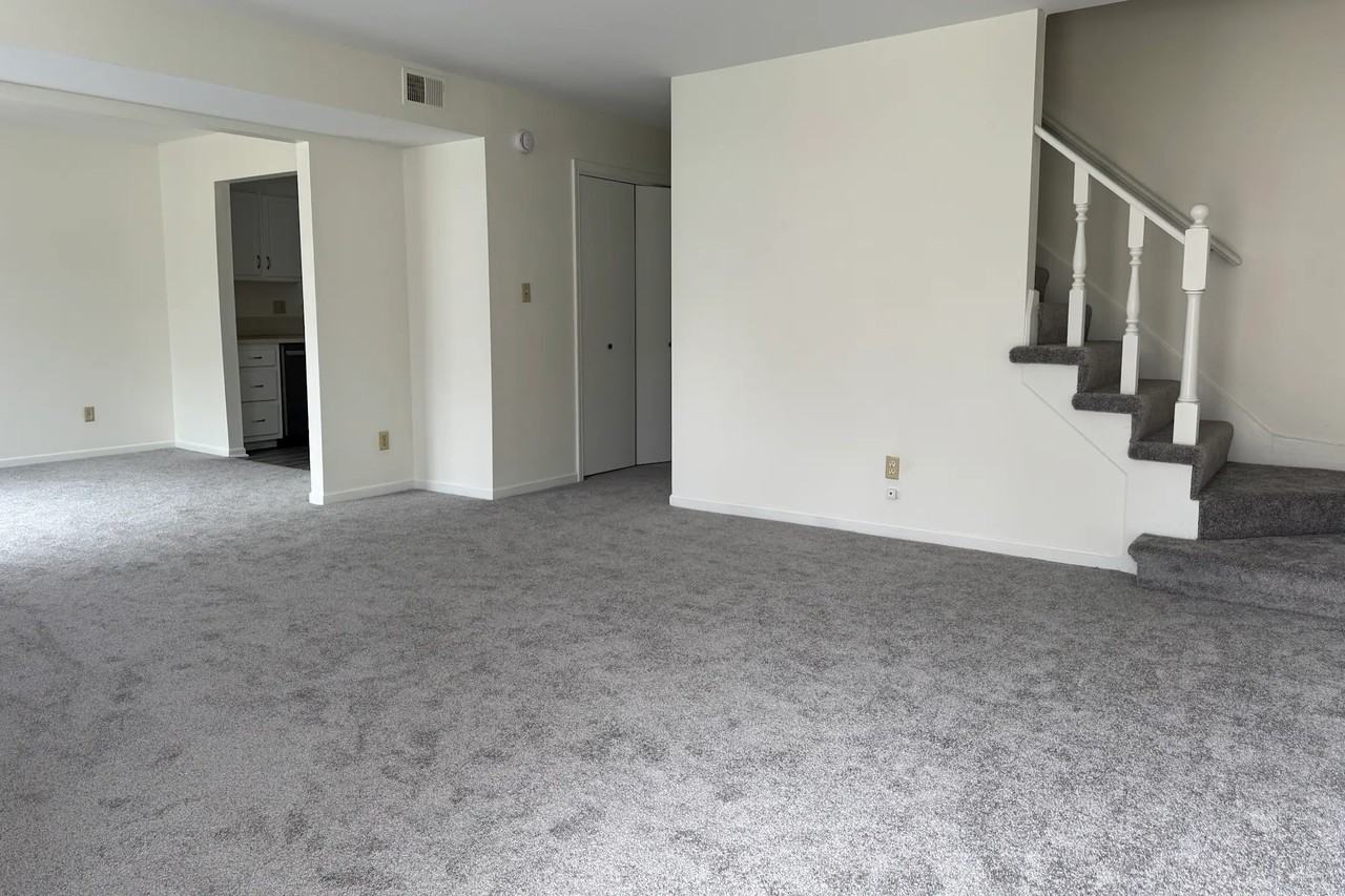 7810 N Camden Ave - Photo 2 of 22