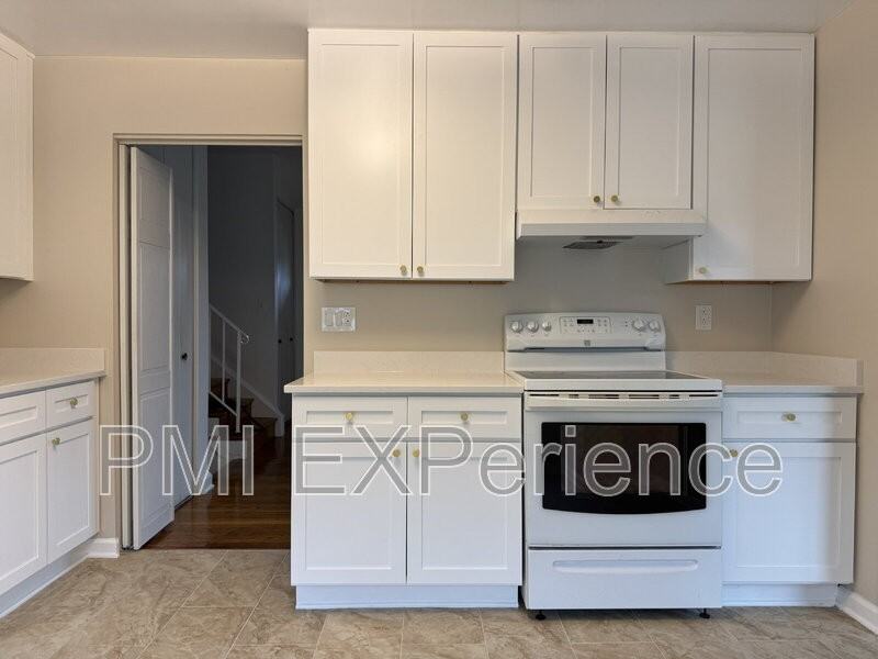 6108 Lone Oak Dr - Photo 6 of 25