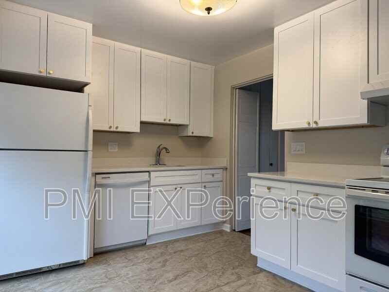 6108 Lone Oak Dr - Photo 7 of 25