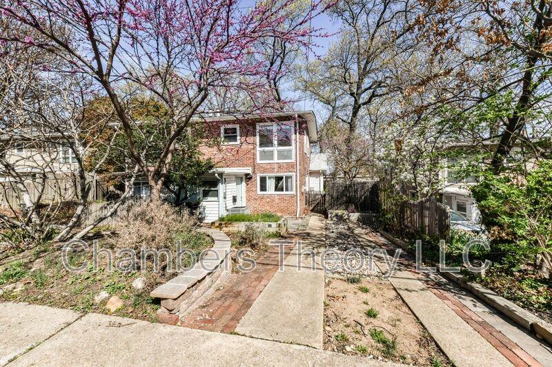 5225 10th Pl S - Photo 2 of 25