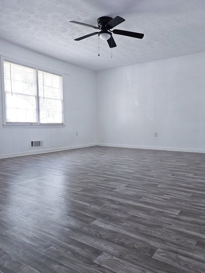 128 Pearl St #128 - Photo 4 of 15