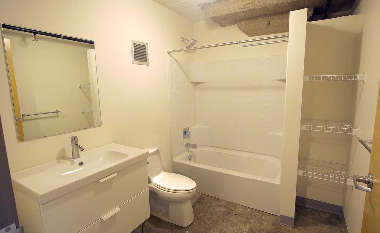 714 Walbridge St #308 - Photo 6 of 7