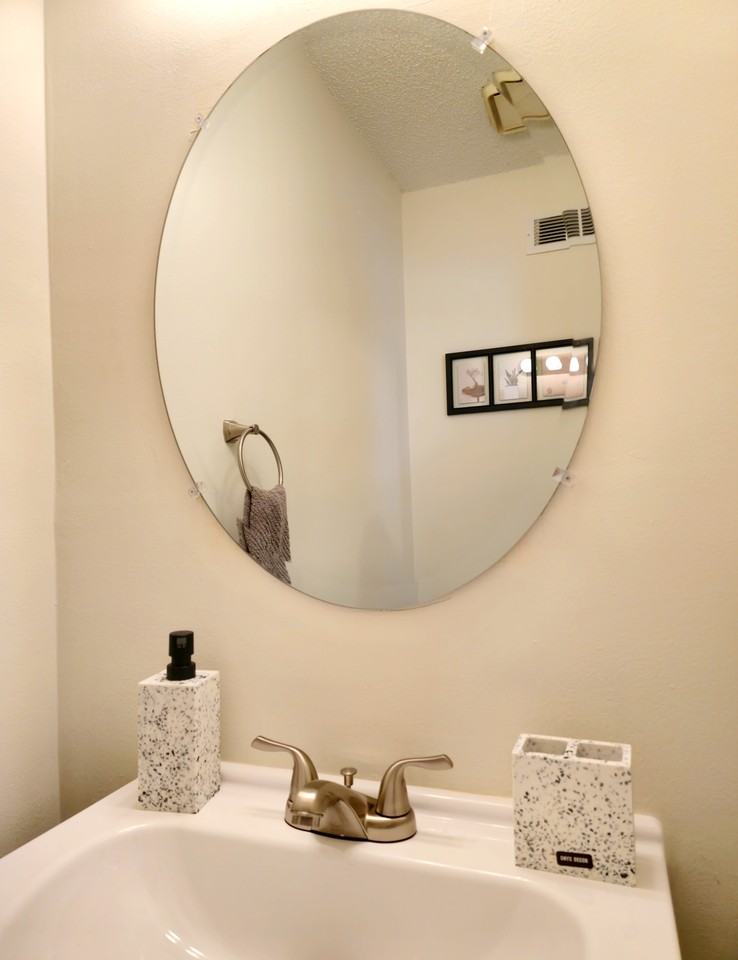 9408 Lexington Cir Apt C #2 - Photo 4 of 13