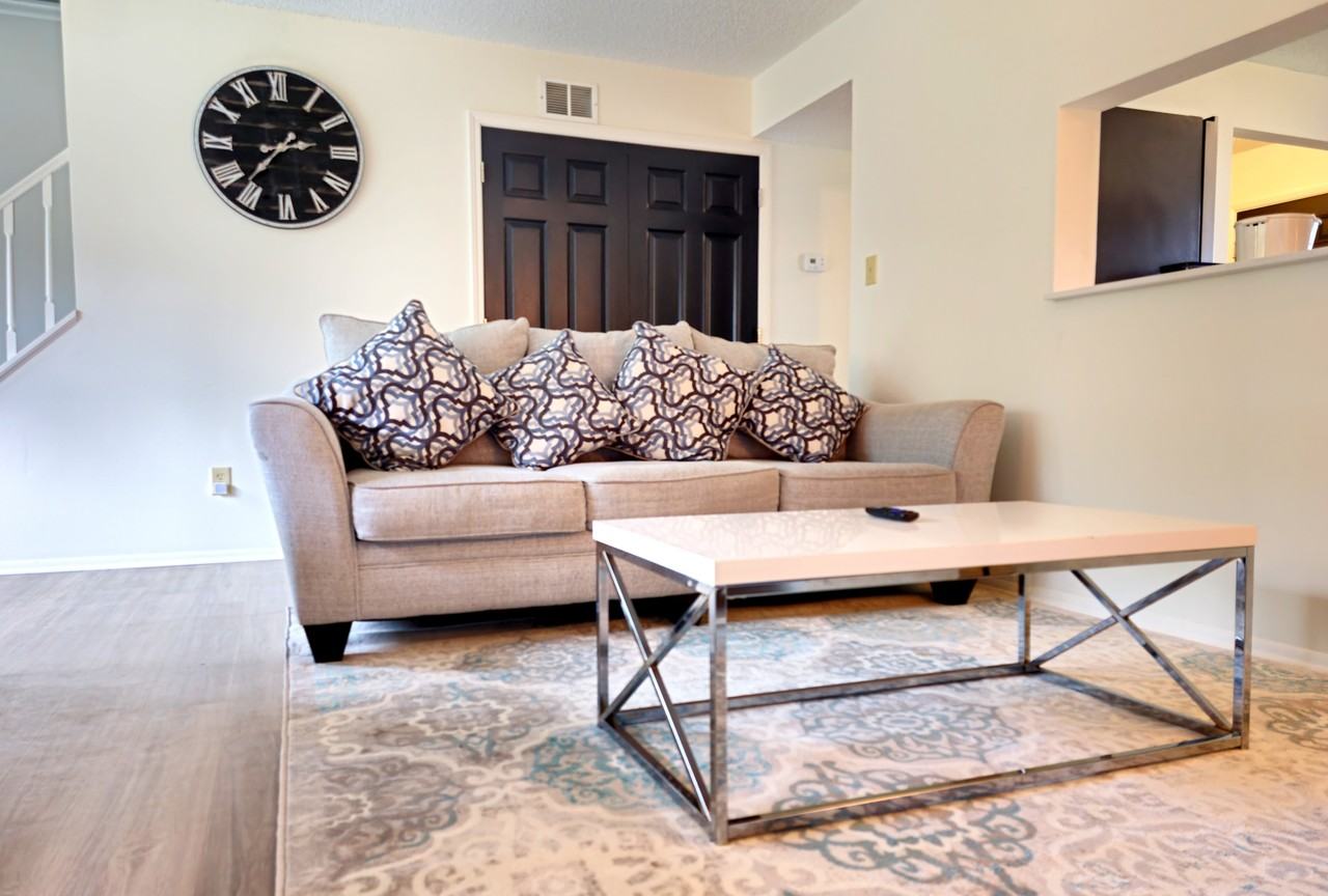 9408 Lexington Cir Apt C #2 - Photo 6 of 13