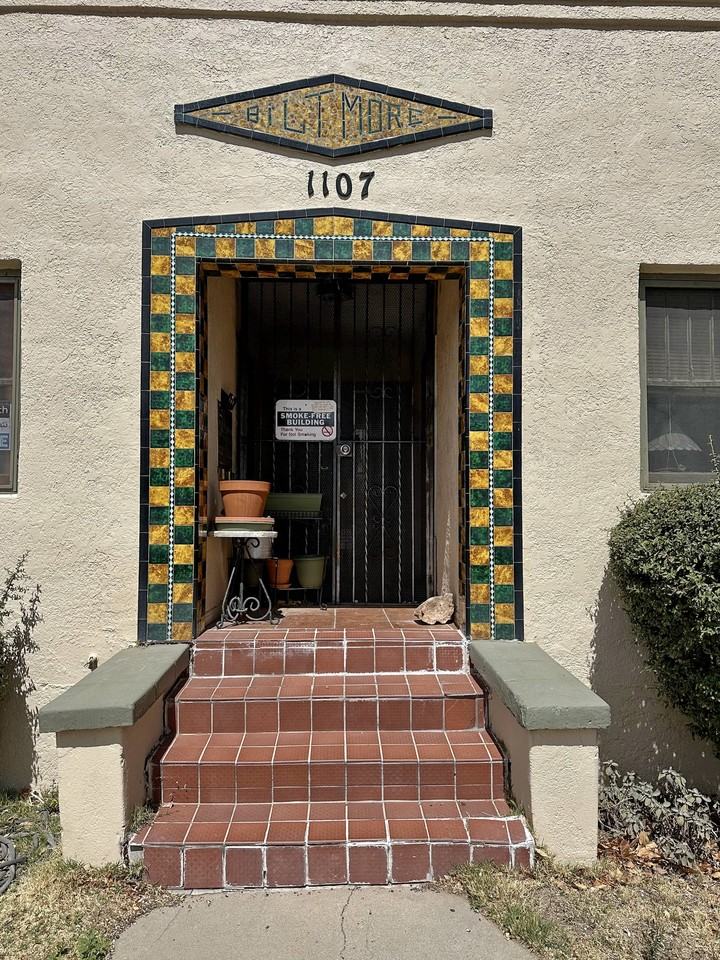 1107 Tijeras Ave Nw - Photo 2 of 24