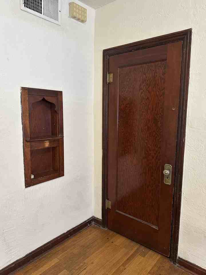 1107 Tijeras Ave Nw - Photo 4 of 24