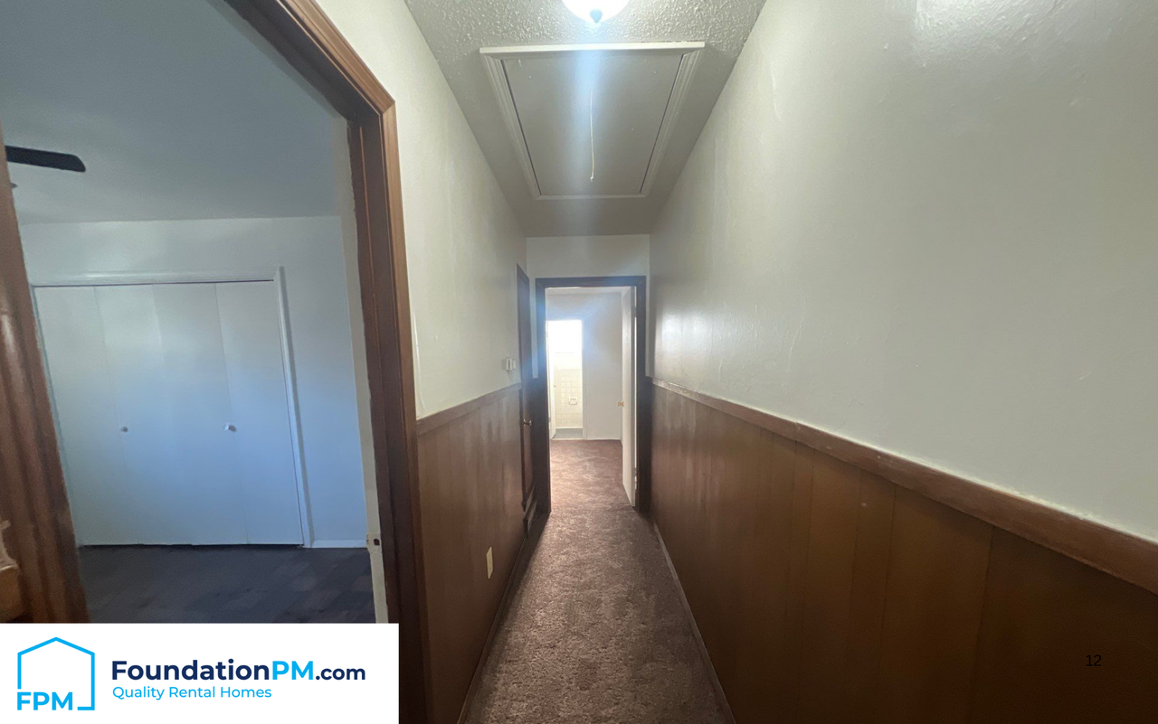 1042 University Street - Photo 2 of 16