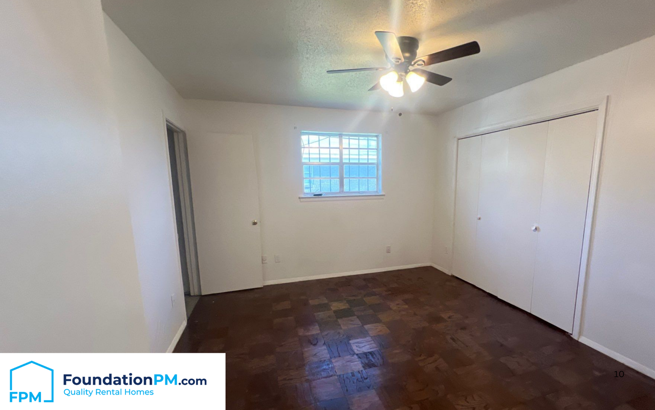 1042 University Street - Photo 3 of 16