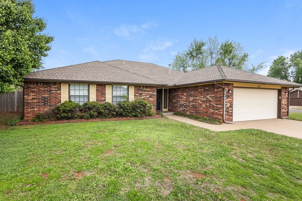1112 Briar Bend Trl - Photo 3 of 16