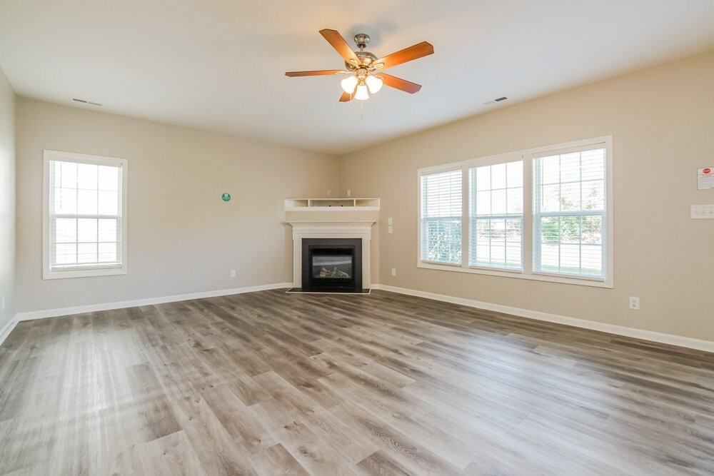 8112 Rolling Glenn Dr - Photo 4 of 16