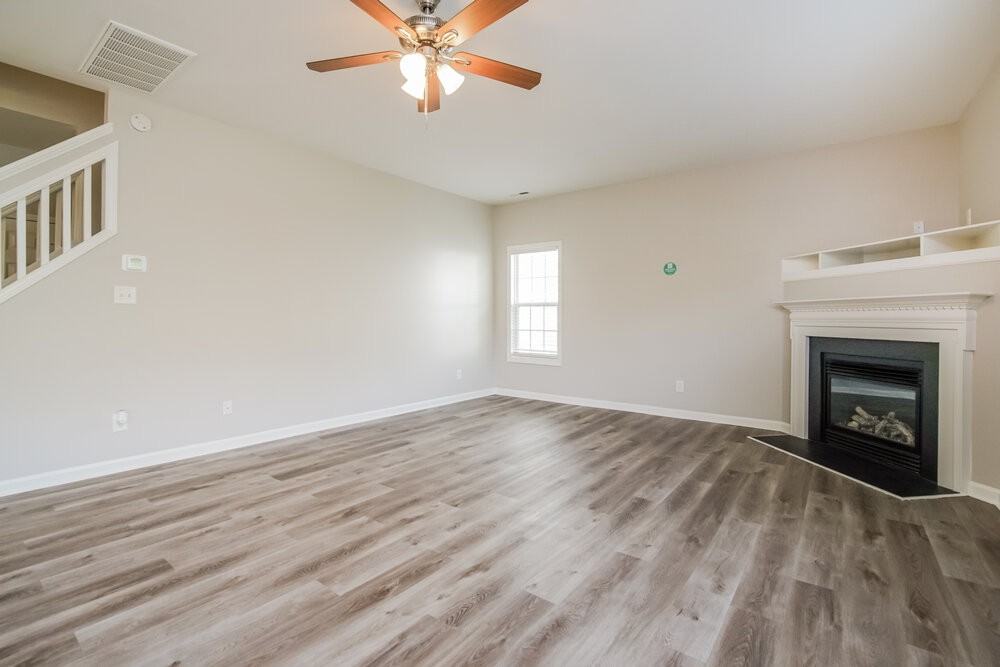 8112 Rolling Glenn Dr - Photo 5 of 16