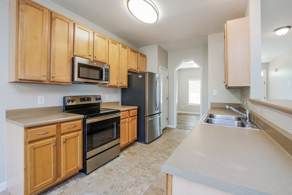 8112 Rolling Glenn Dr - Photo 7 of 16