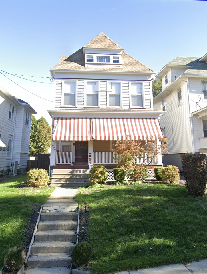 909 Richmont Street - Photo 2 of 15