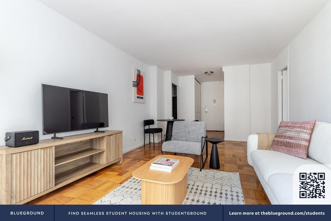 330 East 46th Street - Photo 6 of 71