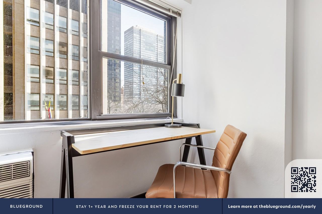 330 East 46th Street - Photo 7 of 71
