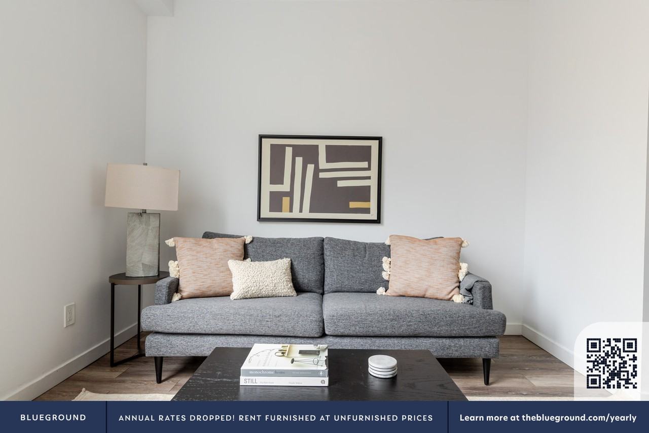 556 3rd Ave #1804 - Photo 3 of 22