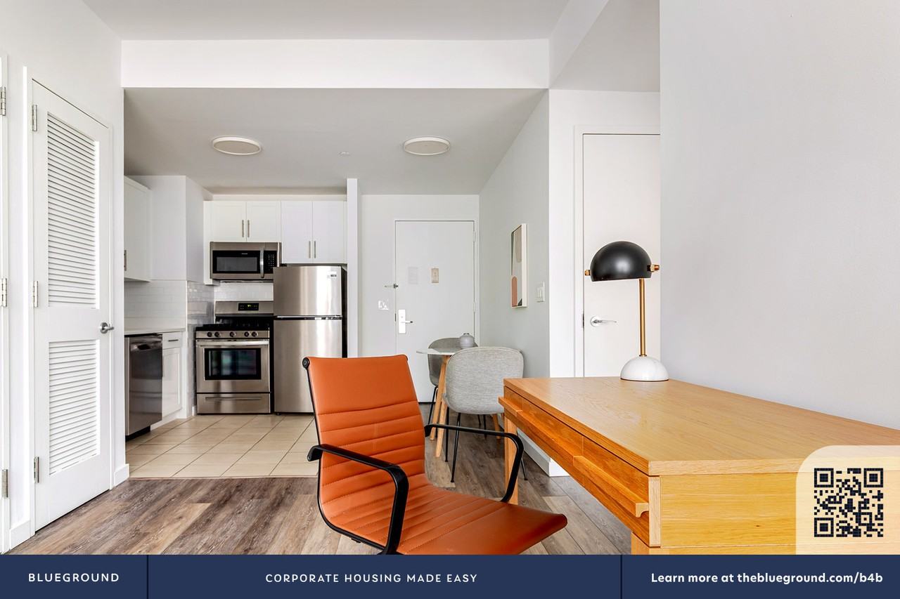 556 3rd Ave #1804 - Photo 5 of 22