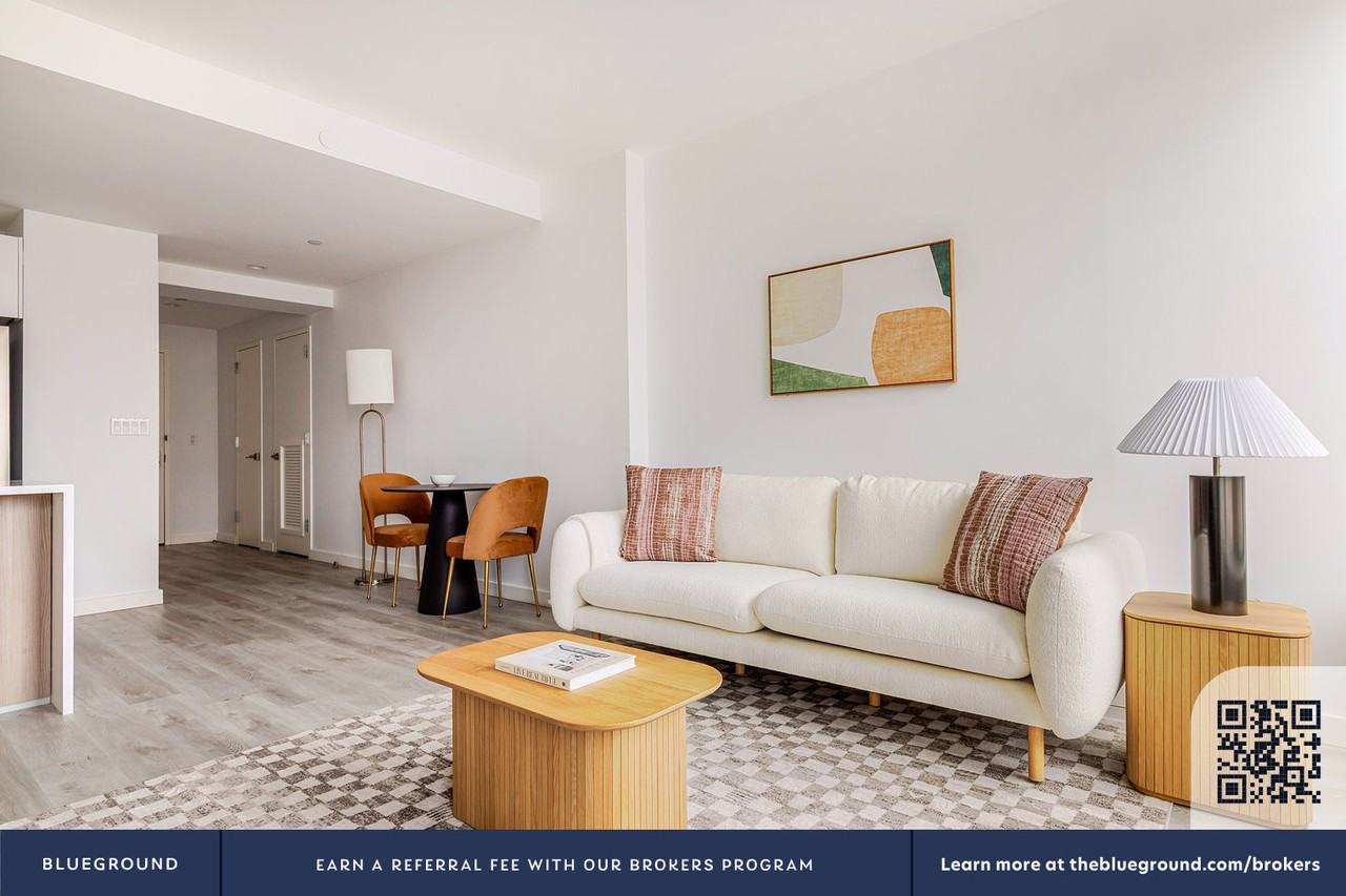 87 Commercial St #1812 - Photo 4 of 39