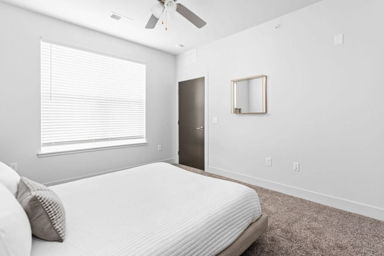 8506 Westfield Boulevard - Photo 7 of 78