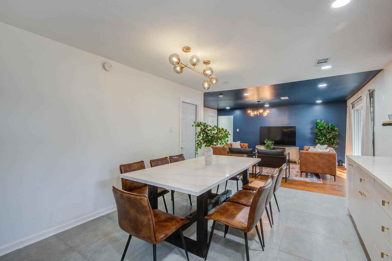 9515 Meadowglen Ln #1019618P - Photo 6 of 31