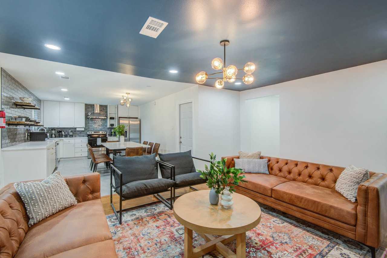 9515 Meadowglen Ln #1019618P - Photo 7 of 31