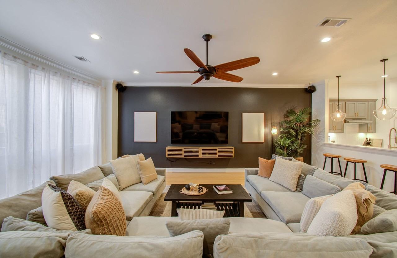 3010 Chenevert St #1019638P - Photo 5 of 34