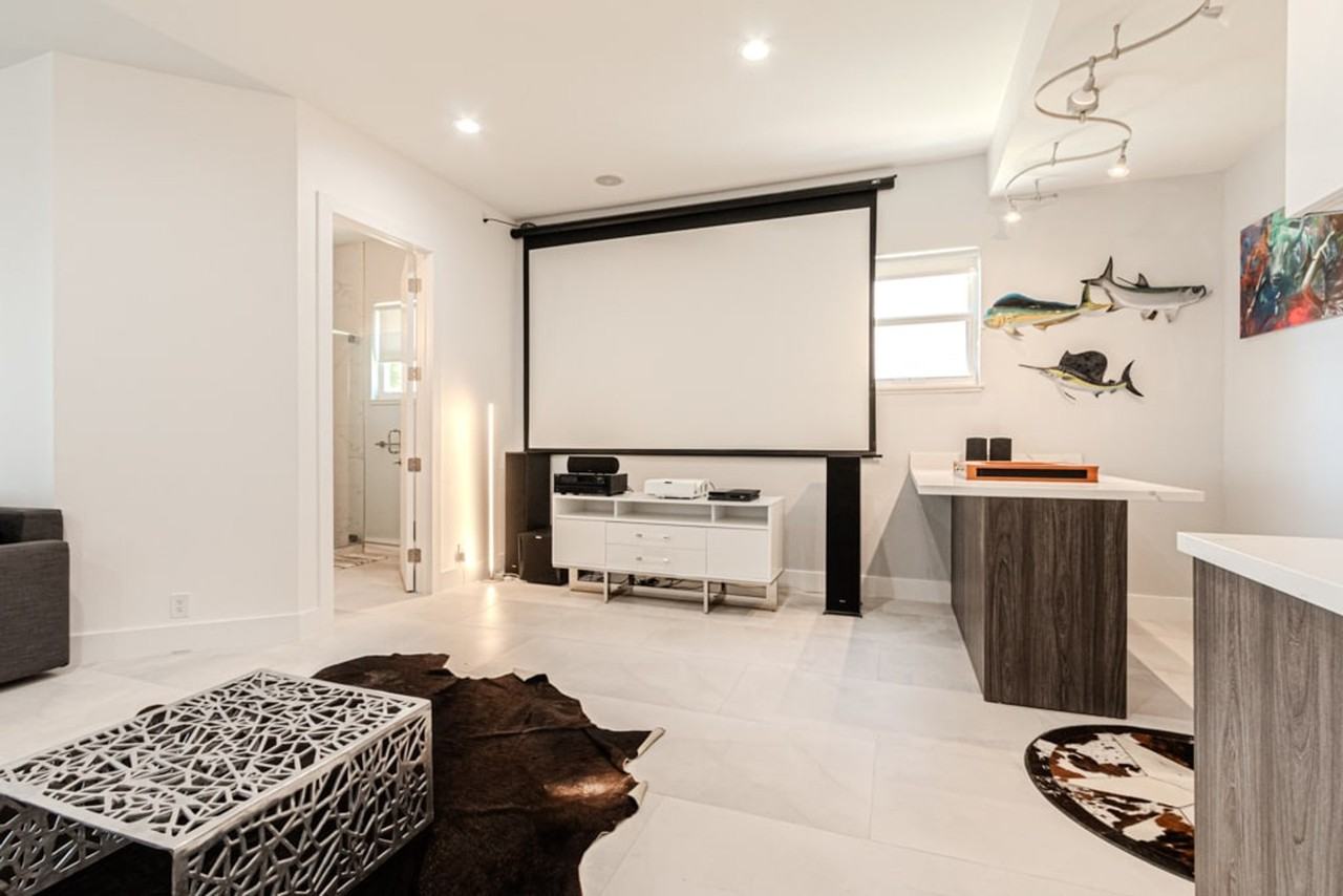 2418 Se 28th St #1028869P - Photo 3 of 50