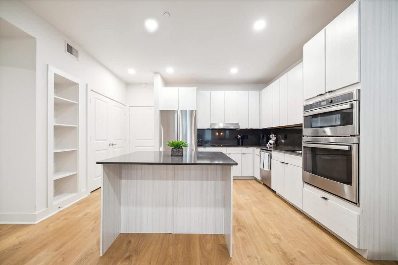 1112 Columbus Street - Photo 3 of 41