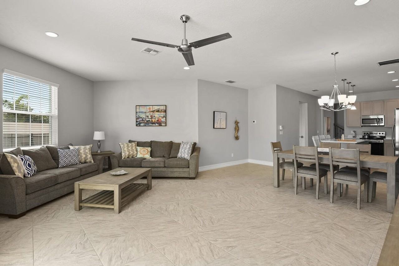 132 Mediterranean Way - Photo 2 of 42