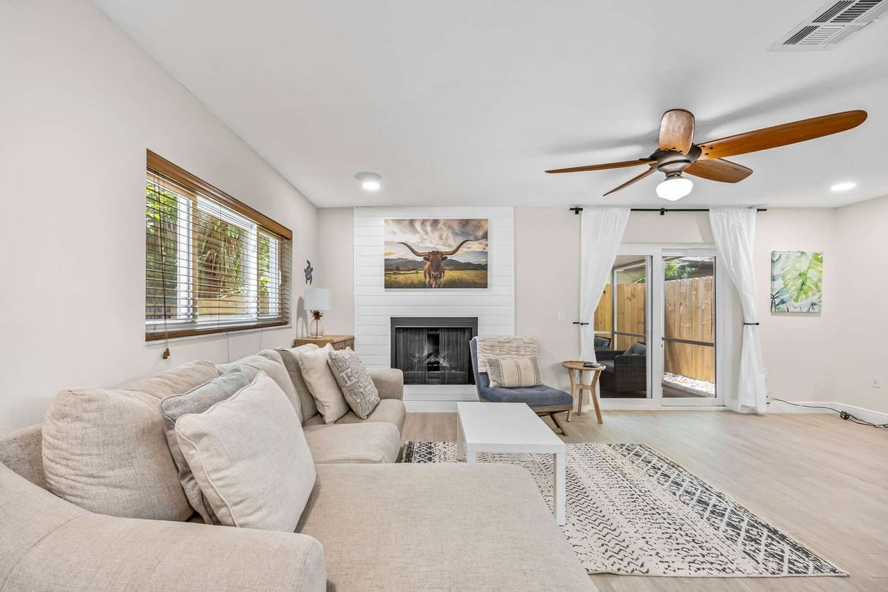 241 S Brevard Ave #1044472P - Photo 7 of 26