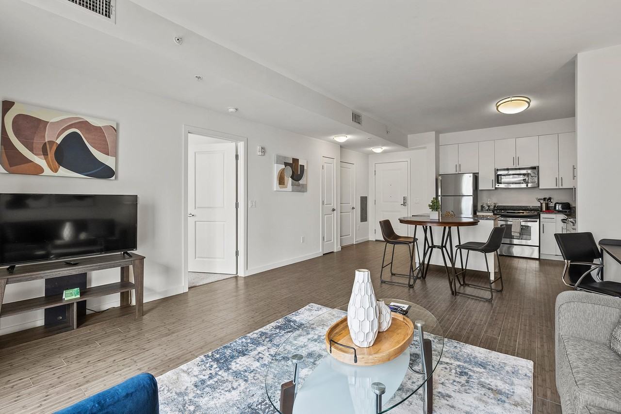 301 Commons Park S #1050413P - Photo 2 of 24