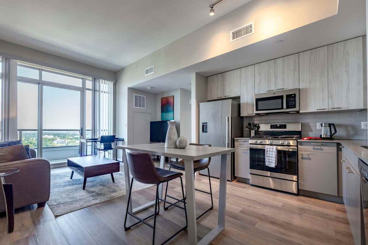 880 Pacific St #1050445P - Photo 7 of 9