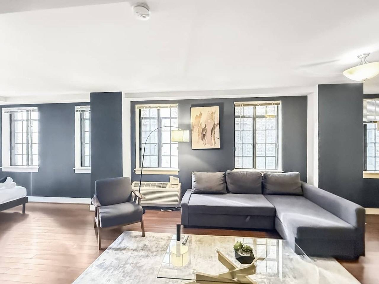 111 N 15th St #1055763P - Photo 4 of 30