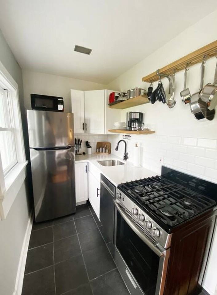 1245 Martin Dr #1056019P - Photo 3 of 21