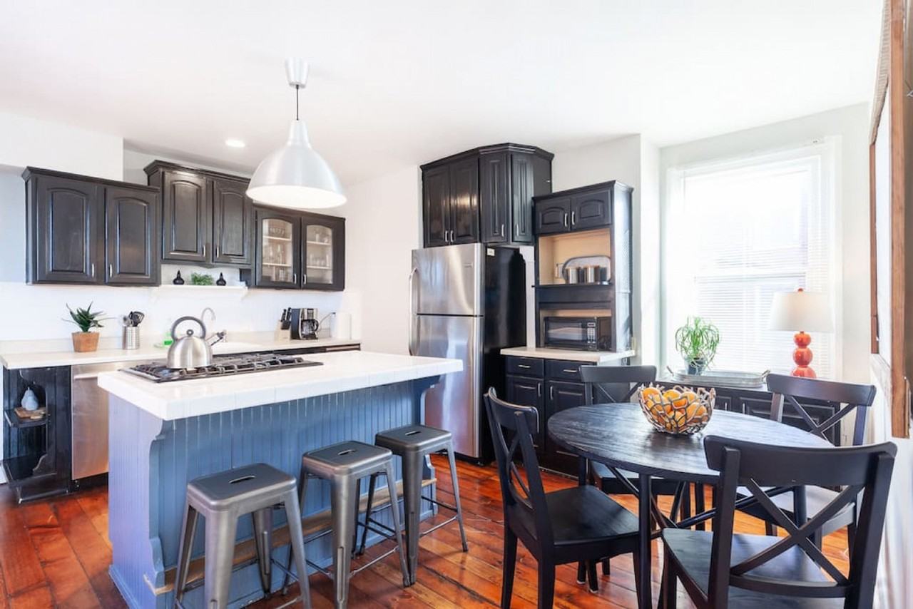 424 Liberty Hl #1056033P - Photo 3 of 24