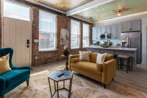 featured image of 1900 Elm St